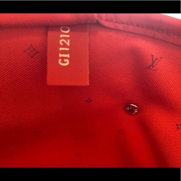 ❌TRADED❌ Louis Vuitton MM Neverfull Escale Rouge - Picture 2 of 7